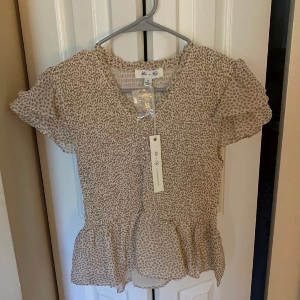 NWT She & Sky Top